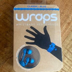 NWT Wraps headphones